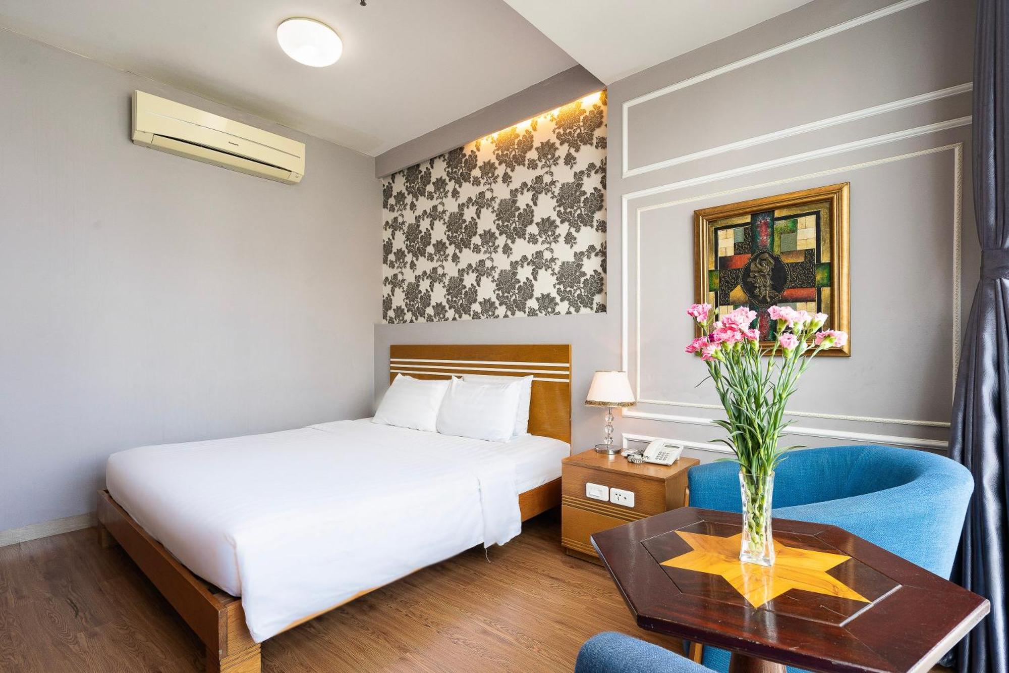 Lucky Star Hotel 266 De Tham Ho Chi Minh-Byen Eksteriør billede